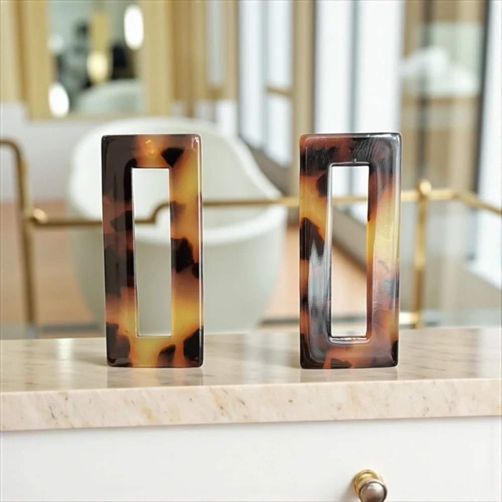 Tortoise Shell Rectangular Earrings - Picture 3 of 6